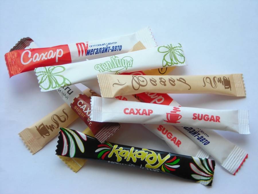 Как упакует сахара в мешки