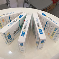 Рабочий видео целлофанатор автоматический GG-400 